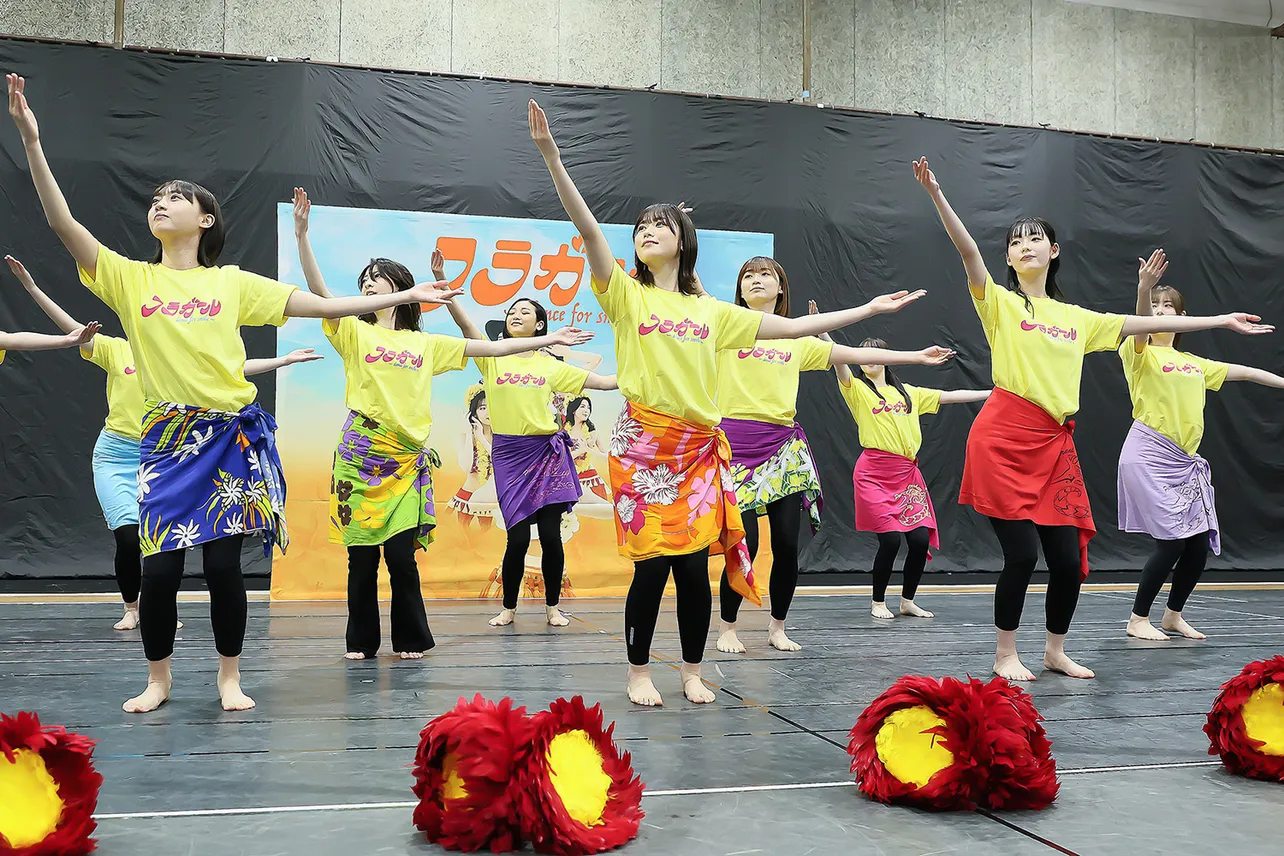 舞台「フラガール - dance for smile -」公開稽古より