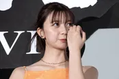 【写真】こぼれた涙をぬぐう上白石萌歌