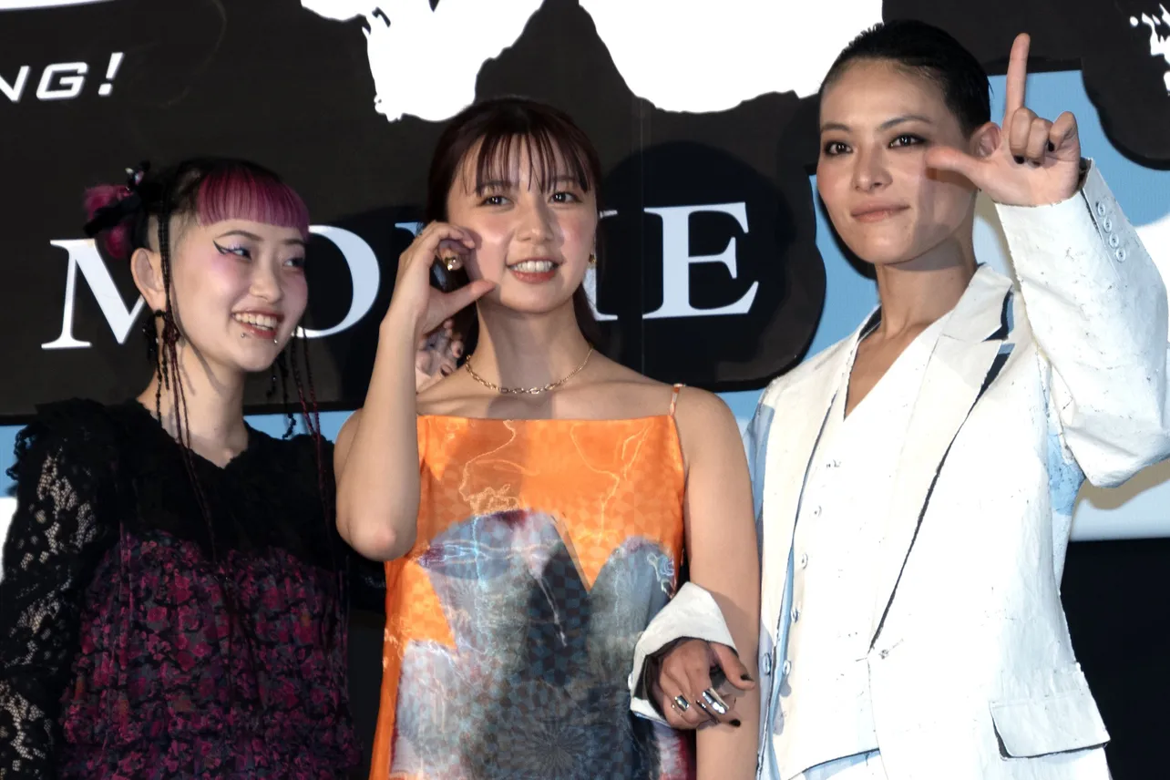 映画「パリピ孔明 THE MOVIE」公開記念舞台あいさつより