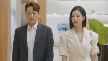 驚きの人物が目を覚ましたことで、イ・シガン“ギユン”の行動に変化が…怒りに任せて動いた結果は<優雅な帝国>