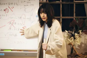 山崎紘菜“アカリ”が女風バーを視察、仕事に熱くなる姿が面白くも頼もしい＜ジョフウ＞