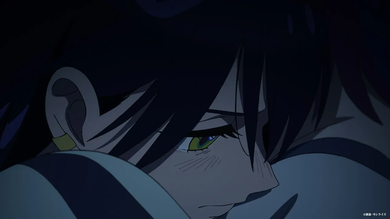 【写真】シュウジに泣きつくニャアン