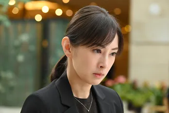 北川景子“紘海”、一色香澄“美海”が大森南朋“旭”と接近しそうだと知り慌てて走り出す<あなたを奪ったその日から>