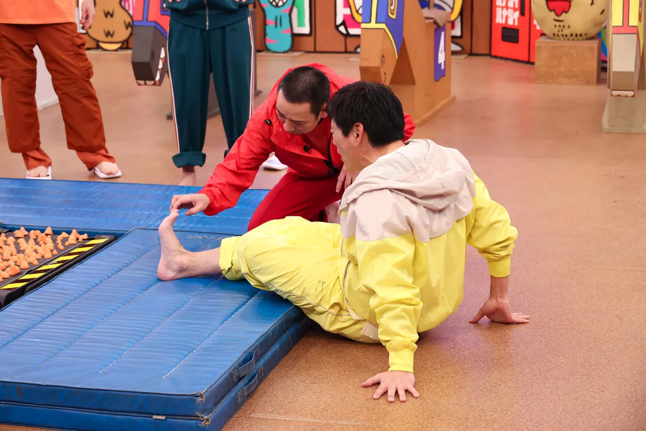 悲鳴を上げる博多華丸