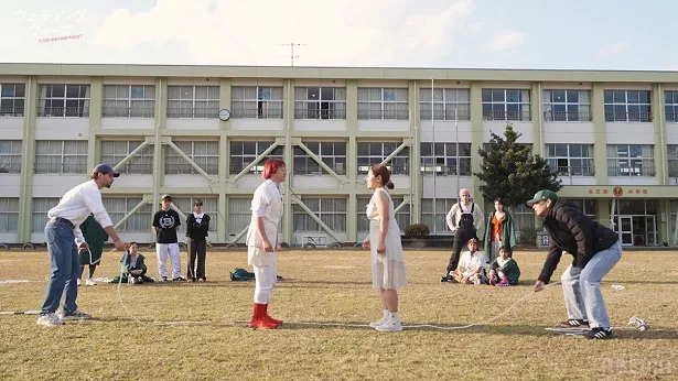 「ウェディングウォーズ」より