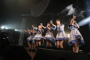朝倉未来発起アイドルグループ Toi Toi Toiが初ワンマン大成功、闇のなかでもがき苦しんだ6人が見せた“希望”