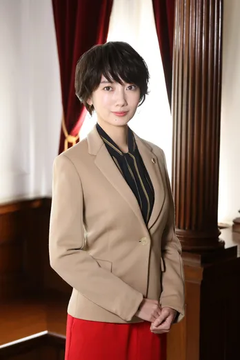 山田涼介が波瑠&小澤征悦とエリート3きょうだいに! 家族の幸せを必死に守るホームコメディーに挑む