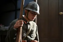 <明日のあんぱん>北村匠海“嵩”、初めて見る妻夫木聡“八木”の姿に立ちすくむ