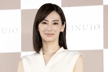 北川景子、美しい人生に欠かせないものは“家族”「夫の支えやお互いの両親の支えがあって乗り越えることができました」
