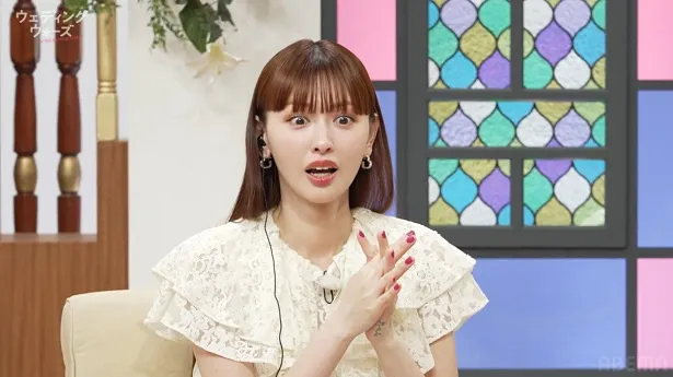 【写真】「ウェディングウォーズ」スタジオMCを務める鈴木えみ