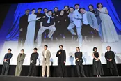 映画「フロントライン」初日舞台あいさつ