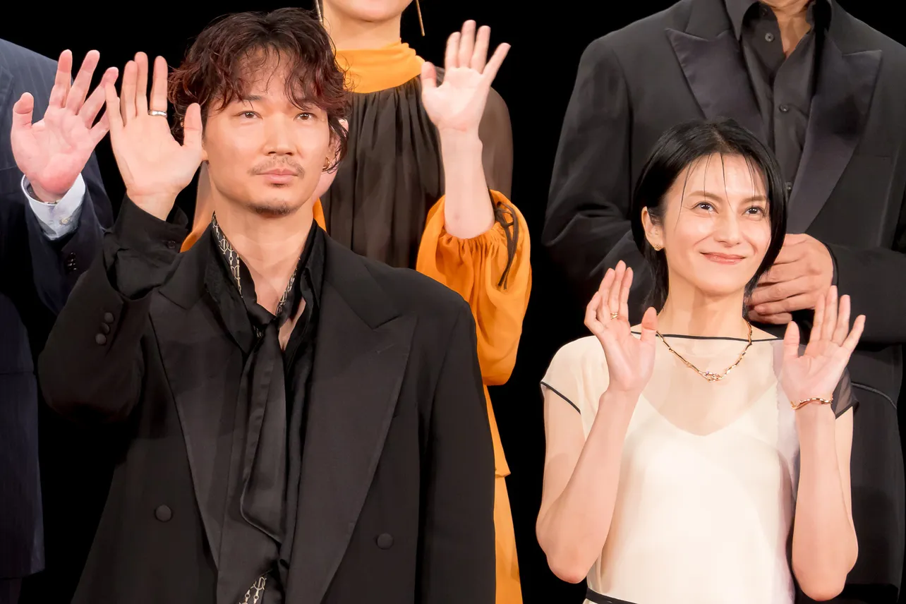 綾野剛、柴咲コウ