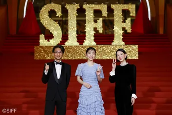 當真あみ、中島セナが「上海国際映画祭」レッドカーペットに登場…印象に残ったのは「心に傷を負うシーン」<終点のあの子>