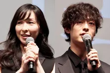 麻生久美子&塩野瑛久、顔は血まみれだけど笑顔の仲良しオフショットに「お似合いの2人」の声<魔物>