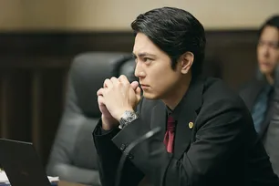 間宮祥太朗“宇崎”が法廷で一芝居打ったシーンに「誘導うまい！」「作戦どおり」と視聴者興奮＜イグナイト -法の無法者-＞