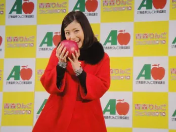 第1回リンゴクイーンの上戸彩、恋愛は青りんご状態？