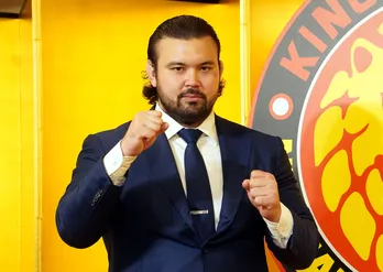 ウルフ アロンが新日本プロレス入団を発表、棚橋弘至引退興行”1.4東京ドーム”でデビューへ