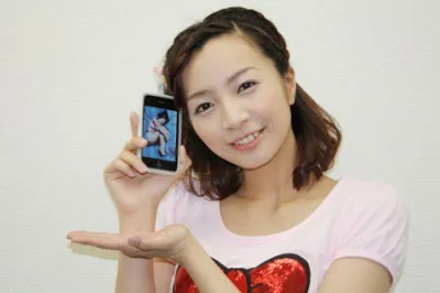世界初となるiPhone写真集アプリ「mina's room」を発売した福井未菜