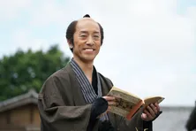 筧利夫「池波正太郎時代劇」でエッチな二宮金次郎に