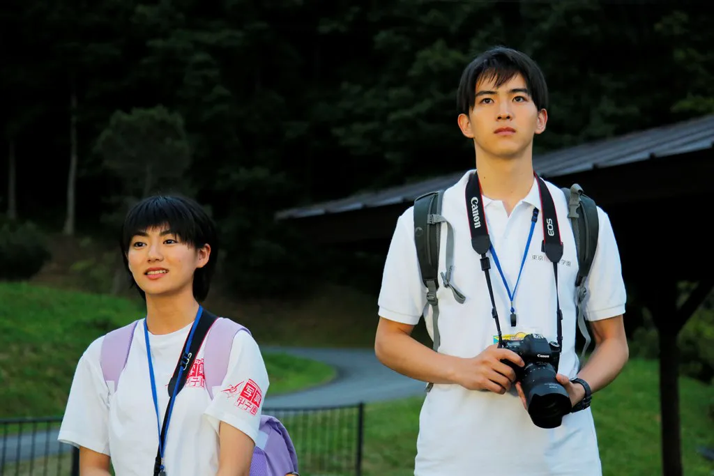 映画は昨年の夏、北海道で撮影された。笠 菜月(左)と甲斐翔真(右)