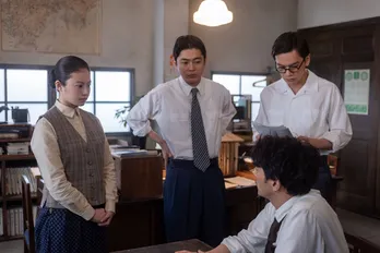 <明日のあんぱん>今田美桜“のぶ”と北村匠海“嵩”、最新号の発売に向けて奮闘する