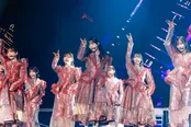 【写真】櫻坂46が真っ赤なステージ衣装でダンスを披露…「12th Single BACKS LIVE!!」開催