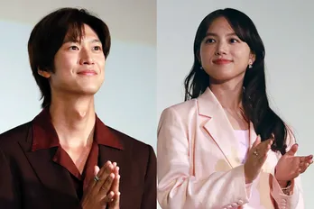 清原果耶&ナ・イヌ、身長差がかわいすぎる仲良しオフショットに「ため息出るくらいお似合い」の声<初恋DOGs>