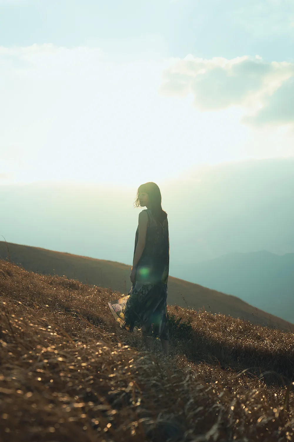 上坂樹里1st写真集「日日是好日」より