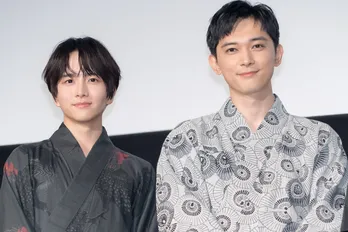 吉沢亮＆板垣李光人が浴衣姿で登場、互いの“いい男”エピソードを明かす　