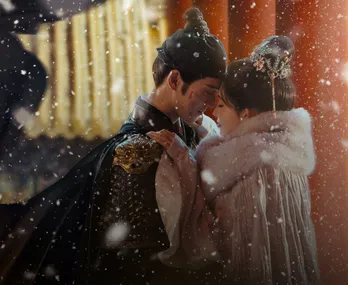 モン・ズーイー&リー・ユンルイ主演のタイムリープ・ラブストーリー「九重紫」が日本初放送