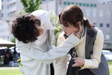 成田凌“快”の萌え袖拭きにキュンも、清原果耶“愛子”の運命の過去告白に反応薄過ぎで視聴者驚き＜初恋DOGs＞