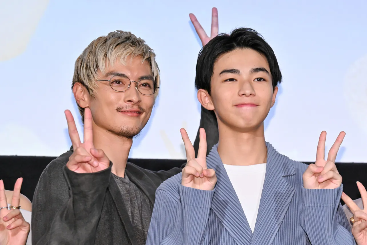 【写真】現在15歳の主演・原田琥之佑に優しく寄り添う高良健吾