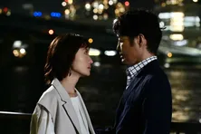 松本まりか“真夏”、安田顕“時夢”とキスからタイムリープする衝撃展開に「開幕からヤバい」と視聴者騒然＜奪い愛、真夏＞