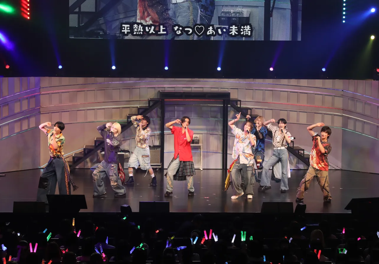 “サマフェス”初日公演の様子が到着