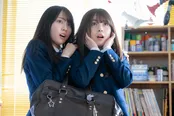 【写真】驚いた表情を見せるルカルカ(賀喜遥香、筒井あやめ)がかわいい！