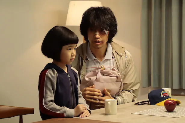 【写真】 新庄(斎藤工)と違って汐里(安達祐実)を疑い続ける凛(永尾柚乃)