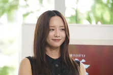 森香澄&石山順征、「祭り」うちわを持ってピースをするツーショットに「きゃわいいなー」の声<奪い愛、真夏>