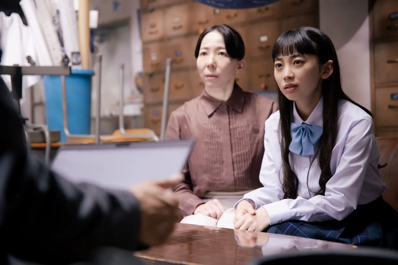 【写真】盗撮被害を訴える三木美月(近藤華)