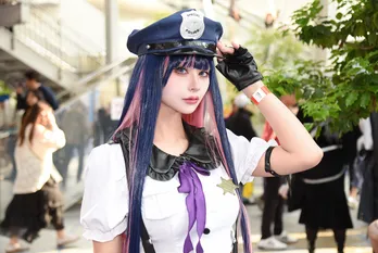 「パンティ＆ストッキング」ストッキングの警察官コスプレ「制服のフィット感と前髪の再現にこだわり」＜コスサミパーティー＞