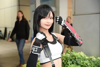 「FF7 リメイク」ティファに扮するコスプレイヤー「脚をきれいに見せたくて重点的に鍛えてきました」＜コスサミパーティー＞