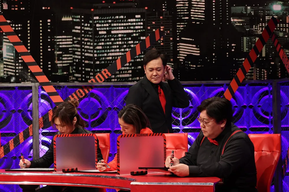 (左から)鬼龍院翔、池田美優、有田哲平、関太