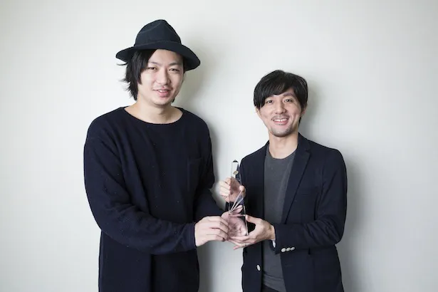 「ひよっこ」のタイトルバックを手掛けた田中達也氏(右)と森江康太氏(左)