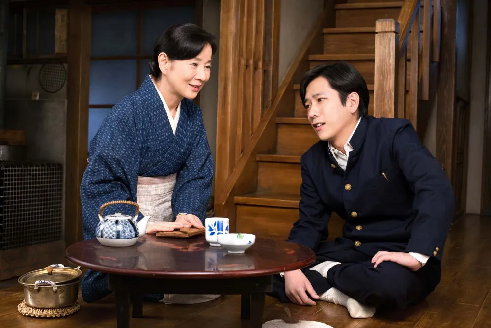 「母と暮せば」