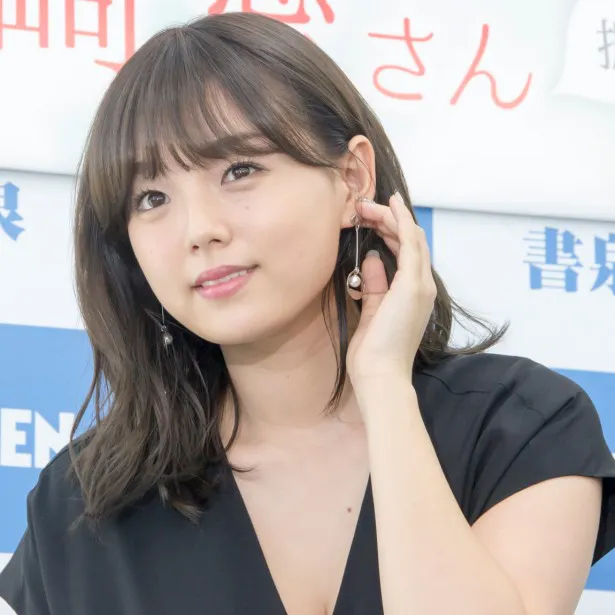 篠崎愛 写真集の大胆過ぎるオフショット公開でファン 瞬殺 天使だ 芸能ニュースならザテレビジョン