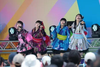 Adoプロデュースのファントムシータ、レトロホラーの世界観を刻み付けた妖艶なステージで魅了＜TIF2025＞