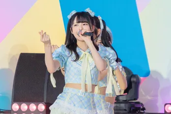 ≒JOYが爽やかさ全開「ブルーハワイレモン」を含む8曲でHOT STAGEの観客を魅了＜TIF2025＞