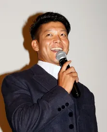 「幸せそうで辛い…」駿河太郎&土井玲奈がラブラブショットを公開し、武装集団・妖へ共感の声続出<放送局占拠>