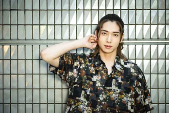 染谷俊之が新ドラマで特殊能力を持つ刑事役に挑む「謎が謎を呼ぶストーリーです」