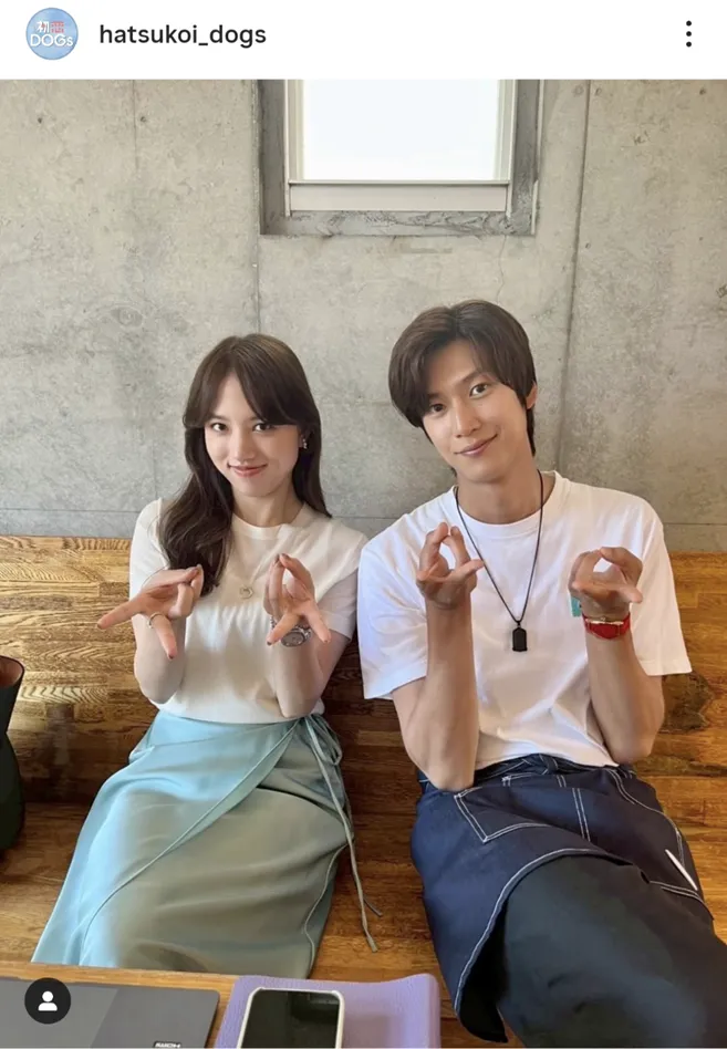 清原果耶&ナ・イヌがギャルピースを披露、「爽やか」と反響