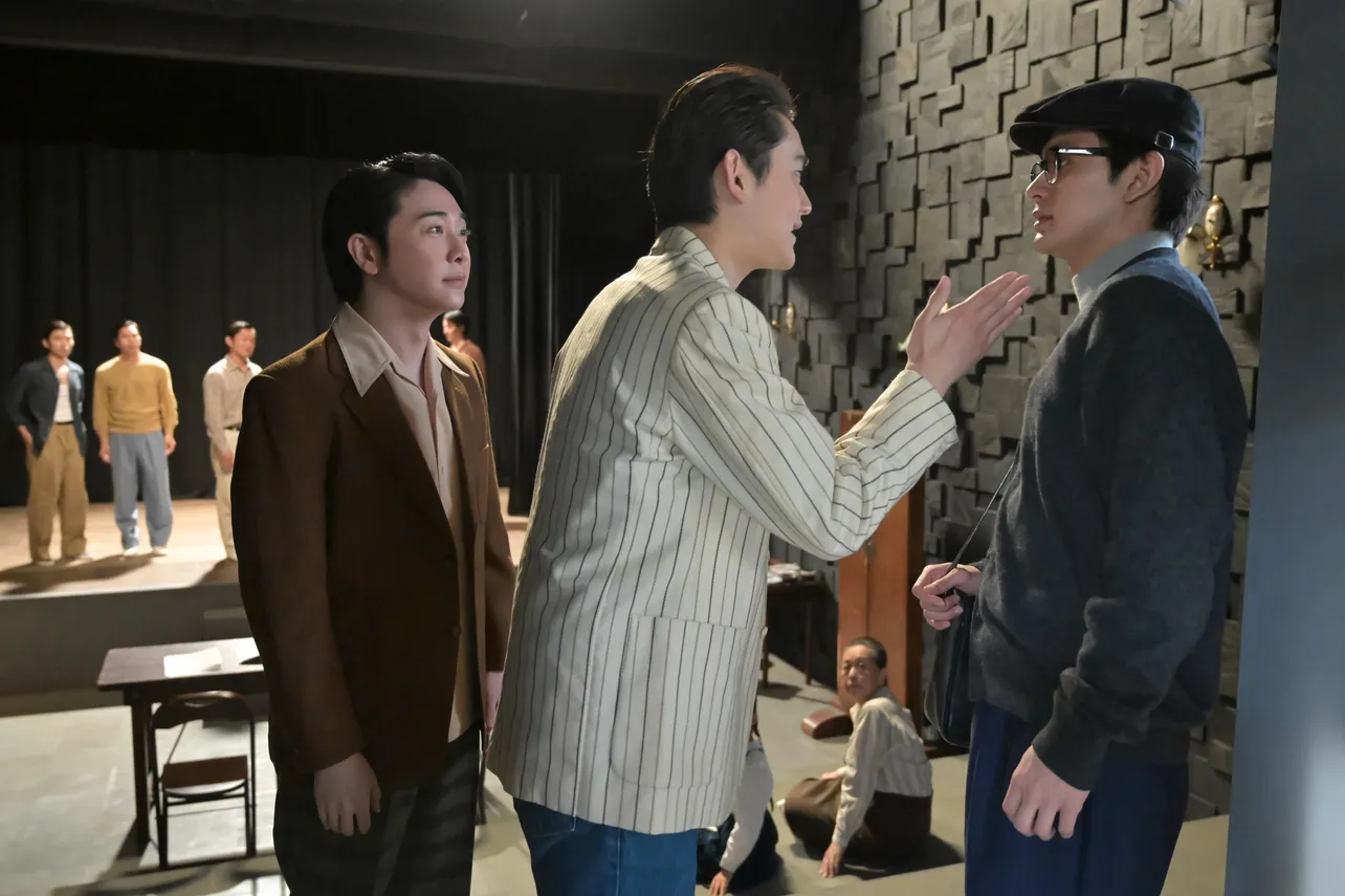 嵩(北村匠海)は六原永輔(藤堂日向)と対面する